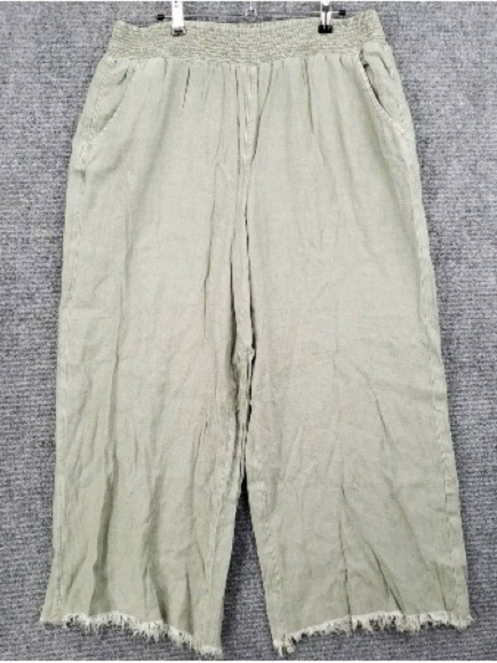 American Eagle Outfitters Light Sage Wide-Leg Women's Chinos